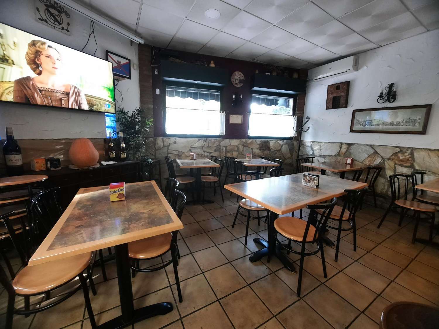 Bar myynnissä Torrejón de Ardoz